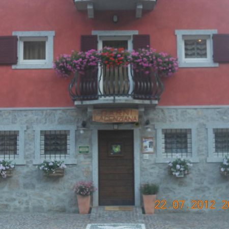 Garni La Genziana Bed & Breakfast Temù Eksteriør bilde